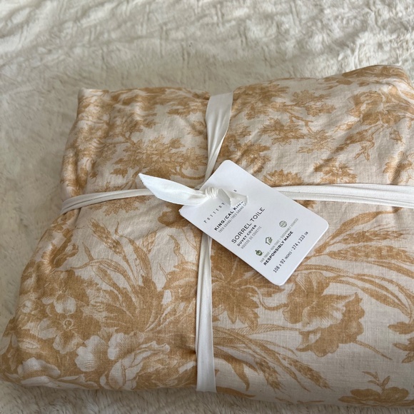 Pottery Barn Sorrel Toile King Duvet Cover in Harvest Gold - Picture 3 of 6